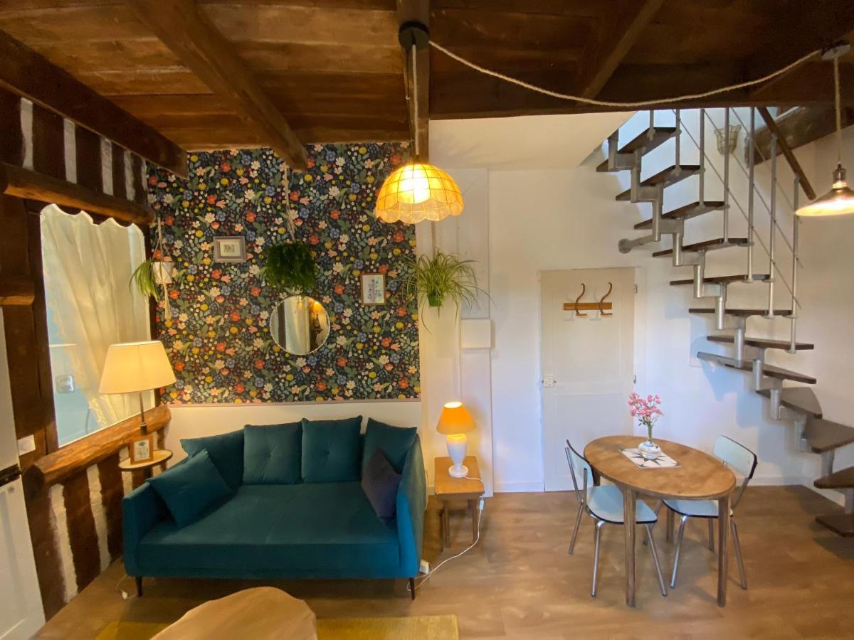 Duplex De Charme A Lessy Apartment Exterior foto